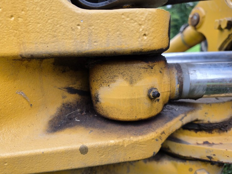 2016-deere-410l-image-79