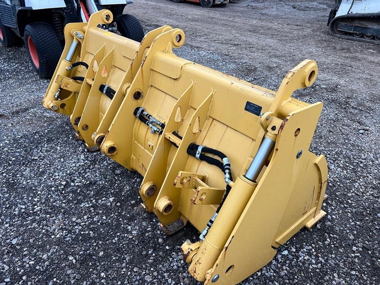 john-deere-12-image-3