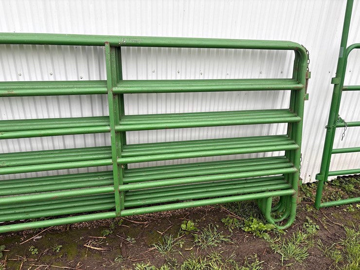 4--green-9ft-6in-gates-image-3