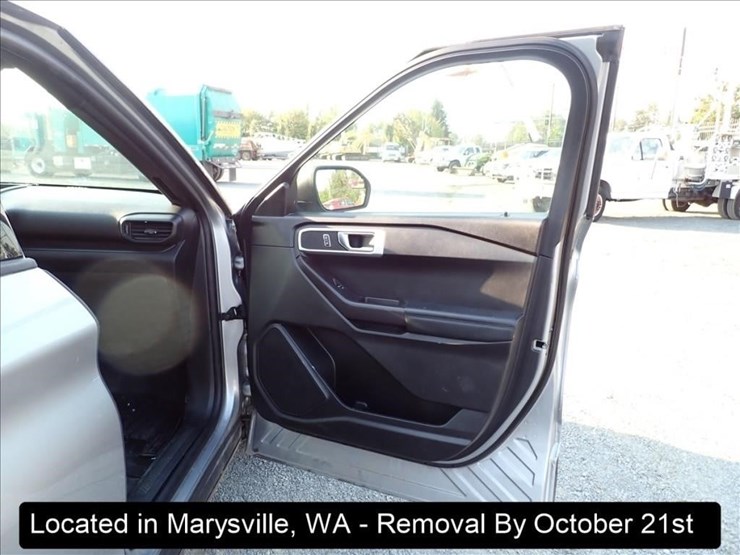 2020-ford-explorer-image-25