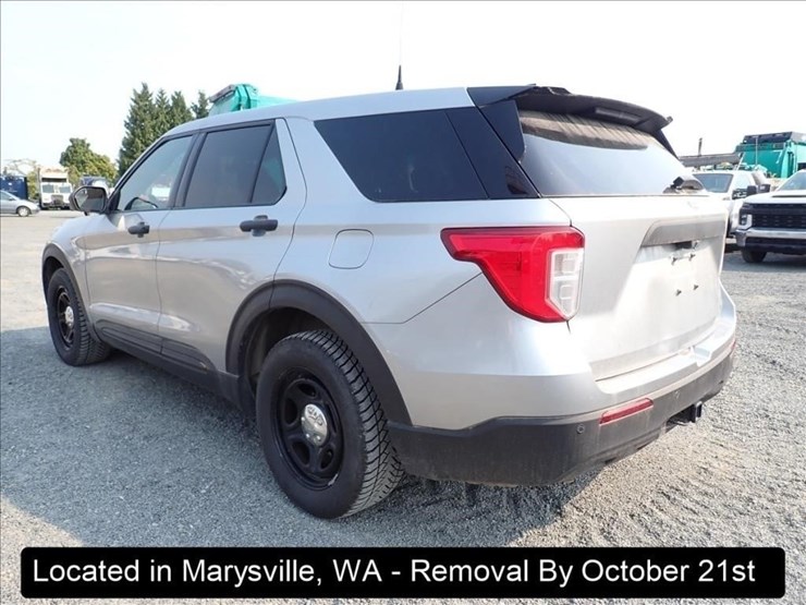 2020-ford-explorer-image-11