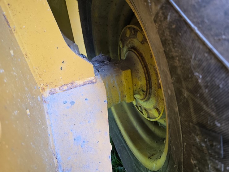 2016-deere-410l-image-172