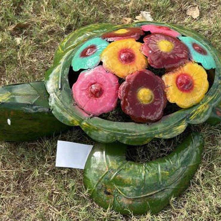 #170 • Metal Art - Large Turtle w/Flowers