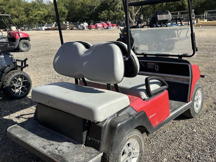 #252-•-club-car-4-seater-gas-golf-cart-image-4
