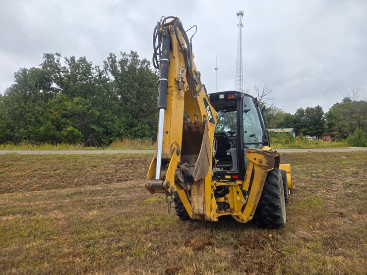 caterpillar-420f-image-13