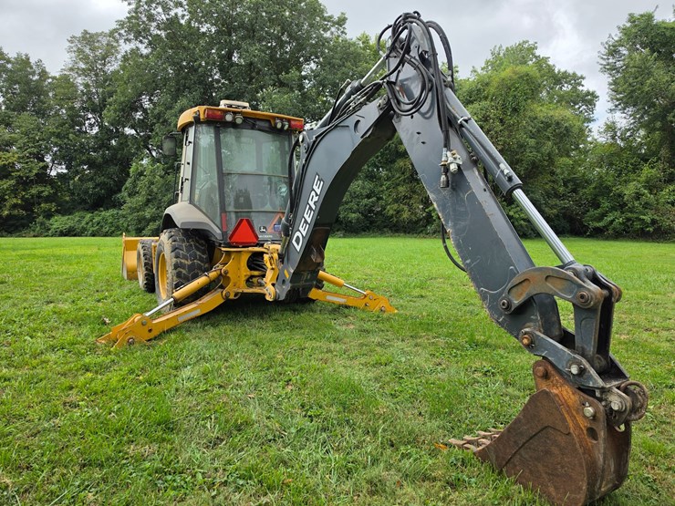2016-deere-410l-image-9