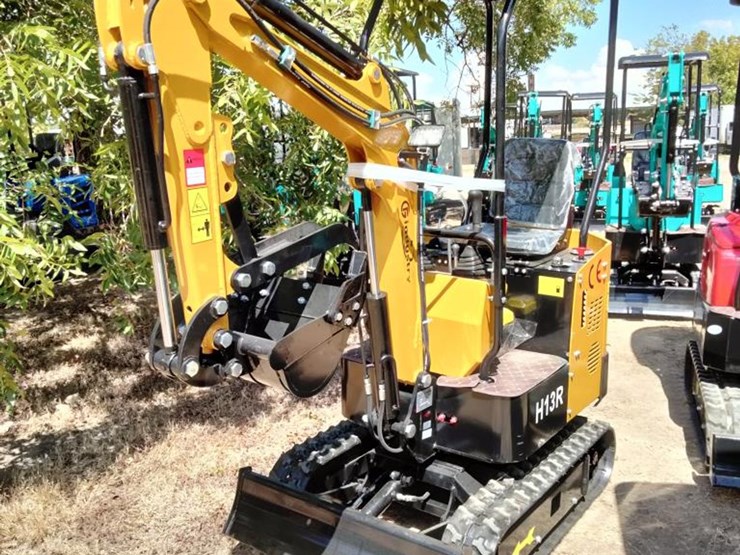 #13-•-cfg-mini-excavator---h13r-image-1