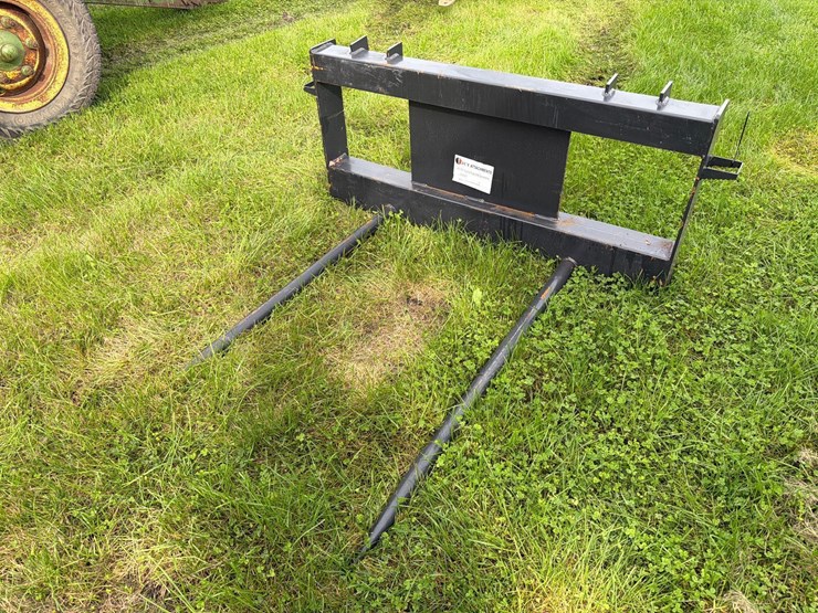 jct-skidloader-2-prong-bale-spear-image-1