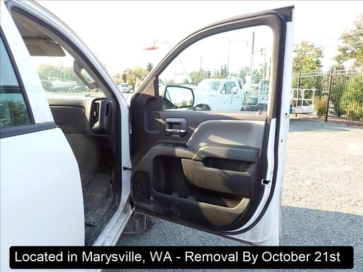 2018-chevrolet-1500-image-2