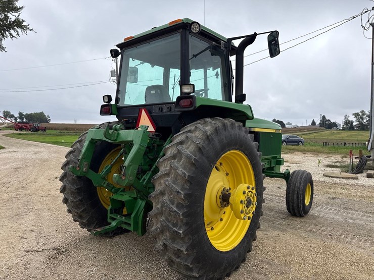 1994-john-deere-4560-image-3