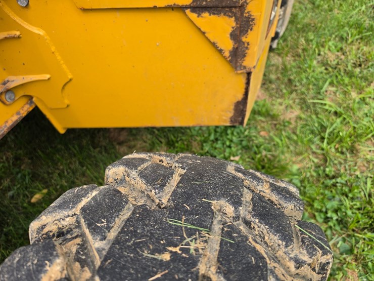 2016-deere-410l-image-161