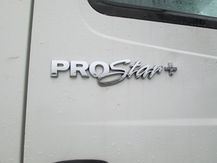 2011-international-prostar-image-21