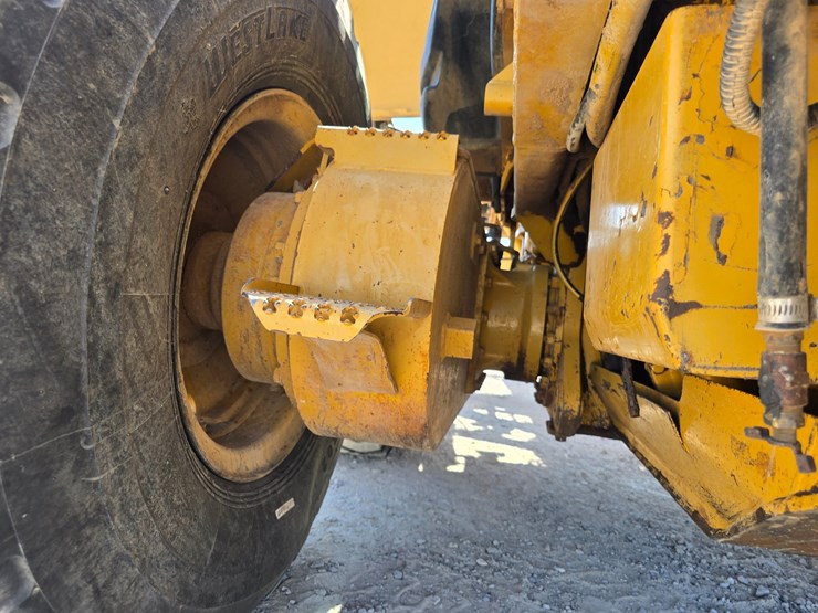 2005-caterpillar-12h-image-64