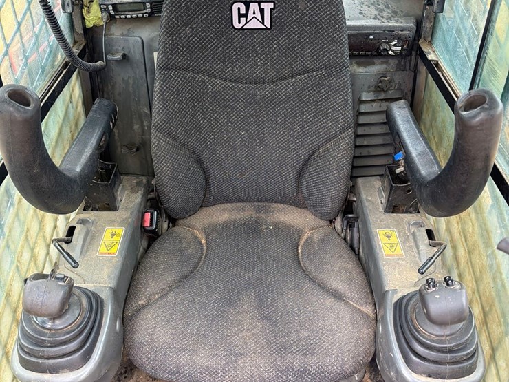 2015-caterpillar-289d-image-41