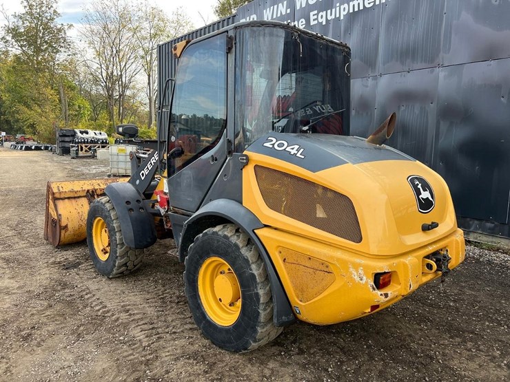 deere-204l-image-4