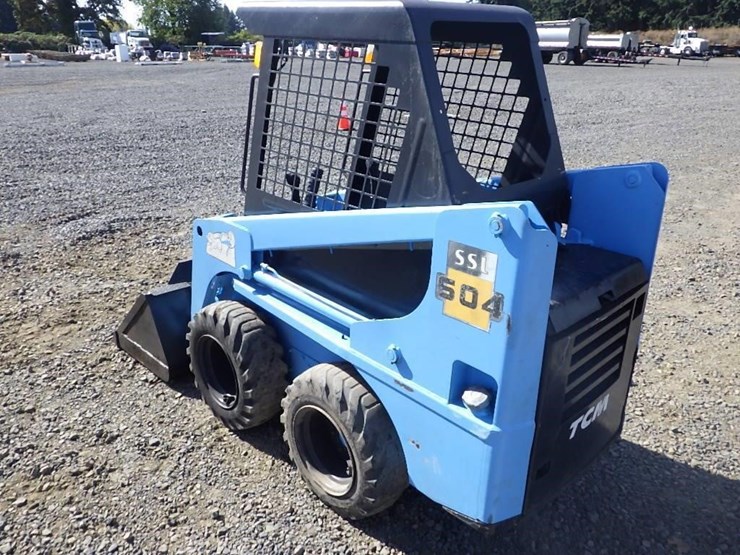 tcm-604-skid-steer-loader-image-3