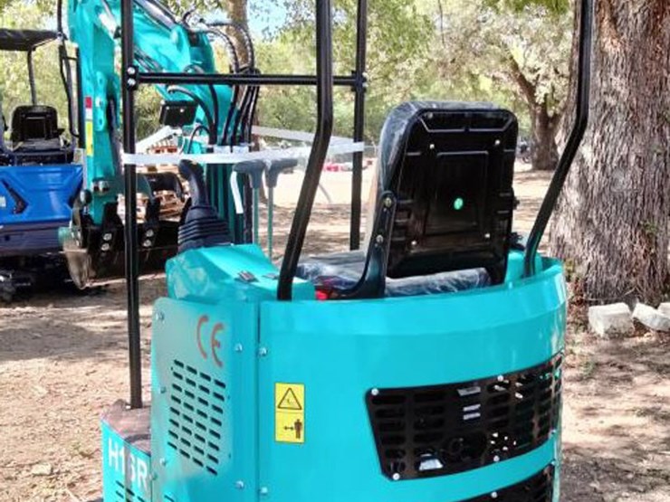 #2-•-cfg-mini-excavator---h16r-image-3