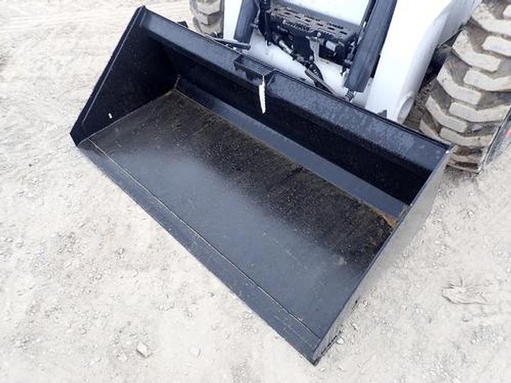 wildcat-72"-skid-steer-gp-bucket-image-1