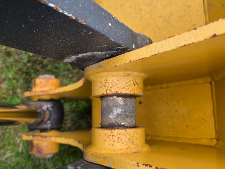 2016-deere-410l-image-139