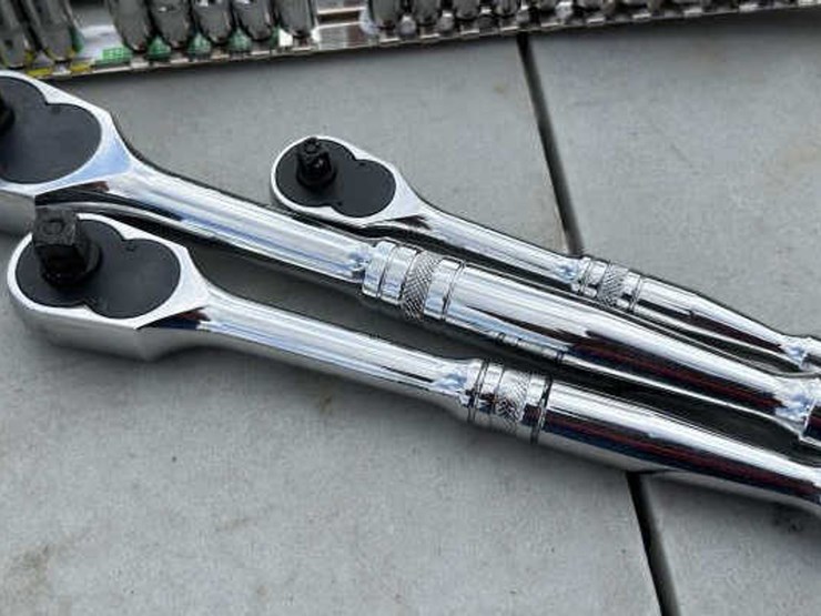 #211-•-channellock-socket-set-w/(3)-ratchets-image-2
