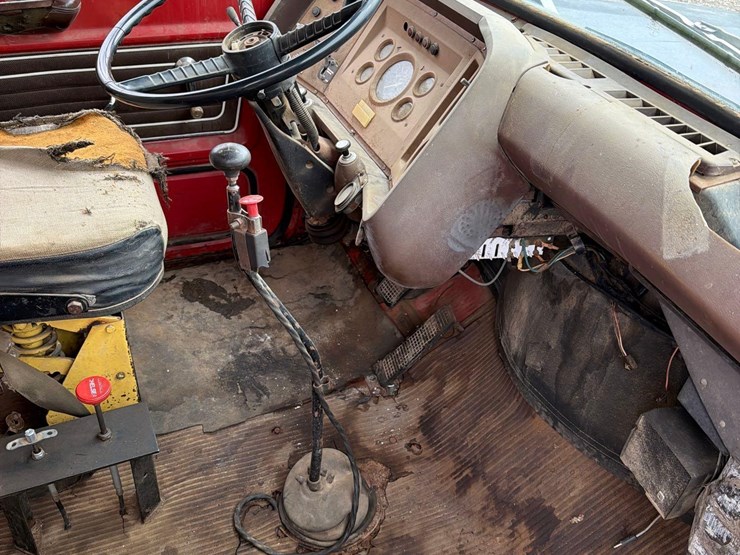 1980-ford-8000-image-52