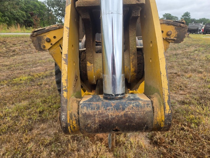 caterpillar-420f-image-66
