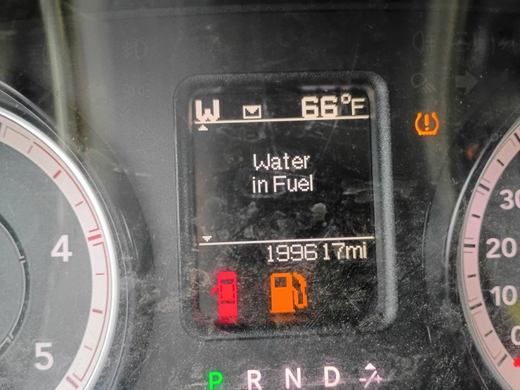 2016-dodge-2500-image-61