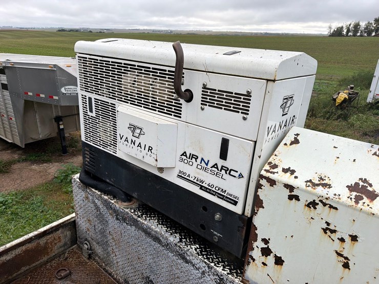 2009-international-durastar-4300-image-42