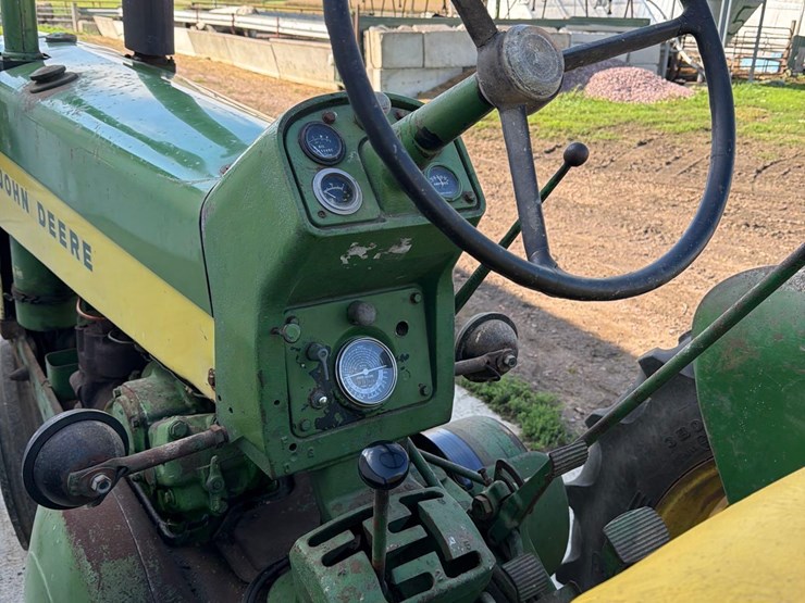 john-deere-630-image-22
