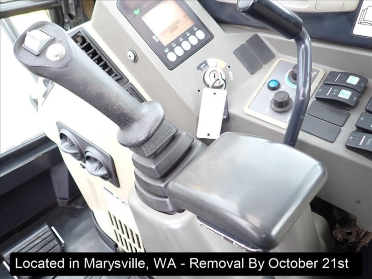 2016-yanmar-vio80-1a-image-28