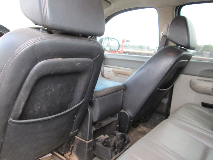 2011-chevrolet-2500hd-image-26