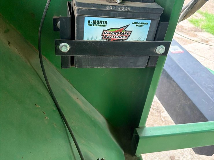 2012-j&m-1051-grain-storm-grain-cart-1-owner-image-45