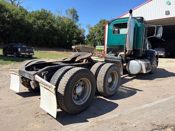 2011-peterbilt-386-image-4