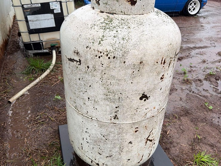 120-gallon-propane-tank-image-8