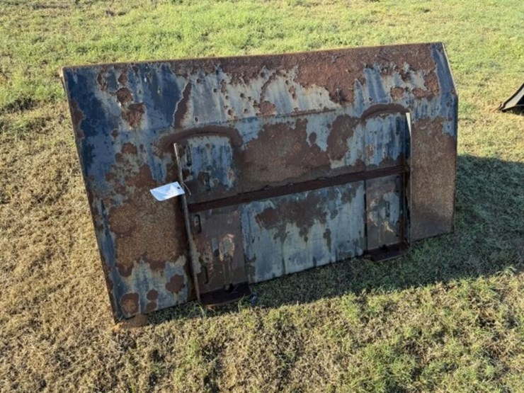 6-ft-skid-steer-scoop-bucket-image-2
