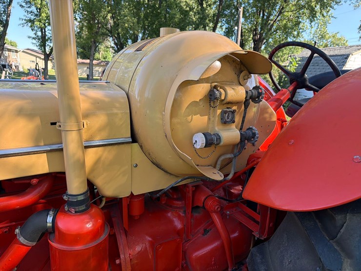 case-900-wheatland-propane-tractor-image-19