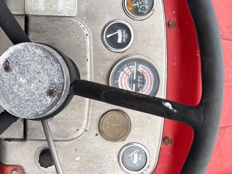 massey-ferguson-165-image-29