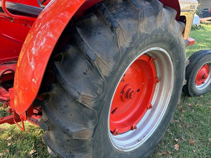 case-900-wheatland-propane-tractor-image-9