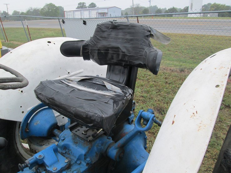 ford-3000-image-19