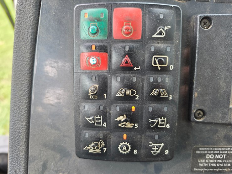 2016-deere-410l-image-43