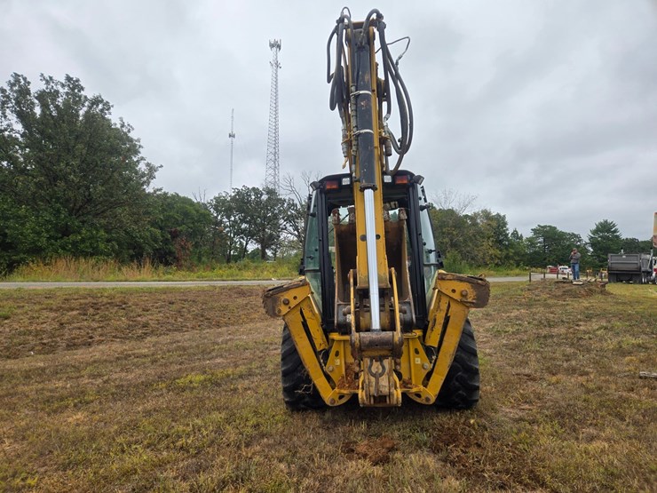 caterpillar-420f-image-12