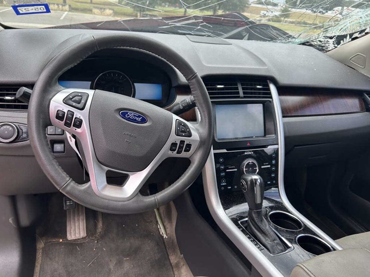 2011-ford-edge-image-8