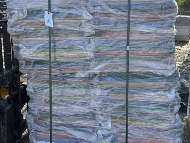 #105-•-20"-tote-bags-on-pallet-image-2