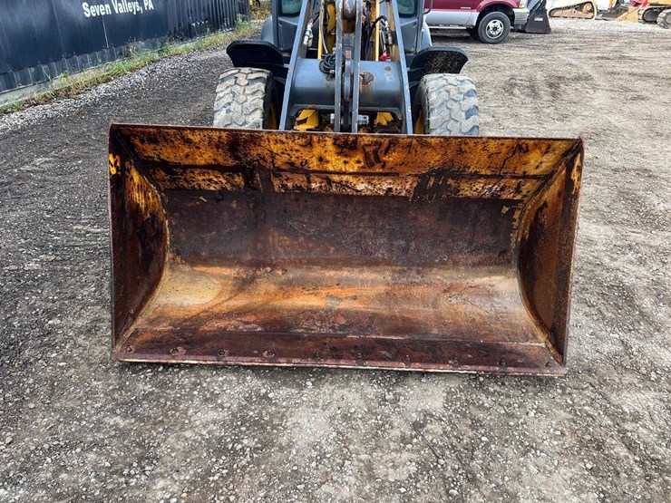 deere-204l-image-10