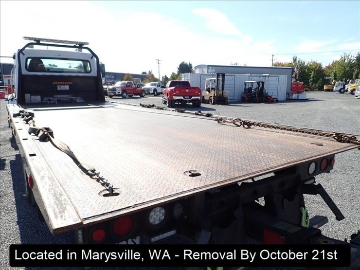 2019-freightliner-m2-image-39