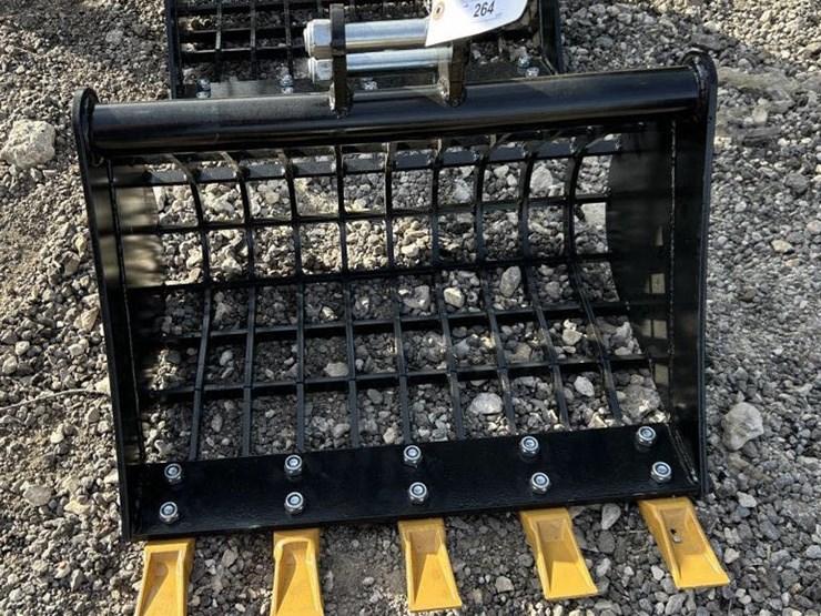 #264-•-mini-excavator-23"-toothed-grid-bucket-image-1