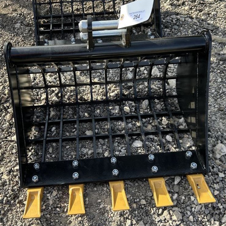 #264 • Mini Excavator 23" Toothed Grid Bucket
