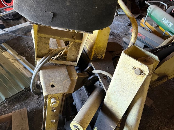 new-holland-lb-11-3pt-backhoe-image-19