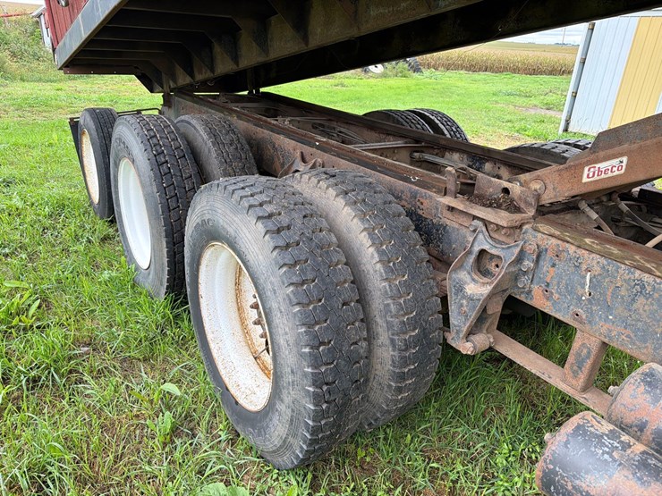 international-8300-6x4-semi-grain-truck-image-8