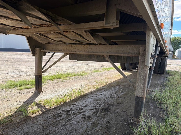 2011-wilson-46ft-fixed-tri-axle-live-bottom-semi-belt-trailer--1-owner--very-clean-trailer-image-34
